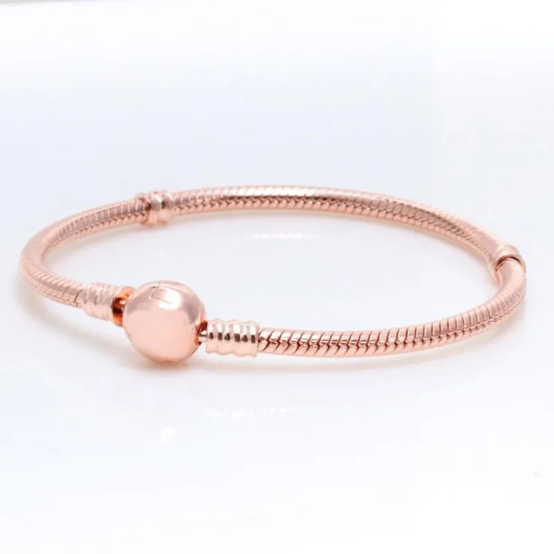 

The New Pan 925 Silver Fashion Classic Round Button Snake Bone Bracelet Is Suitable For Women's Fashion Jewelry