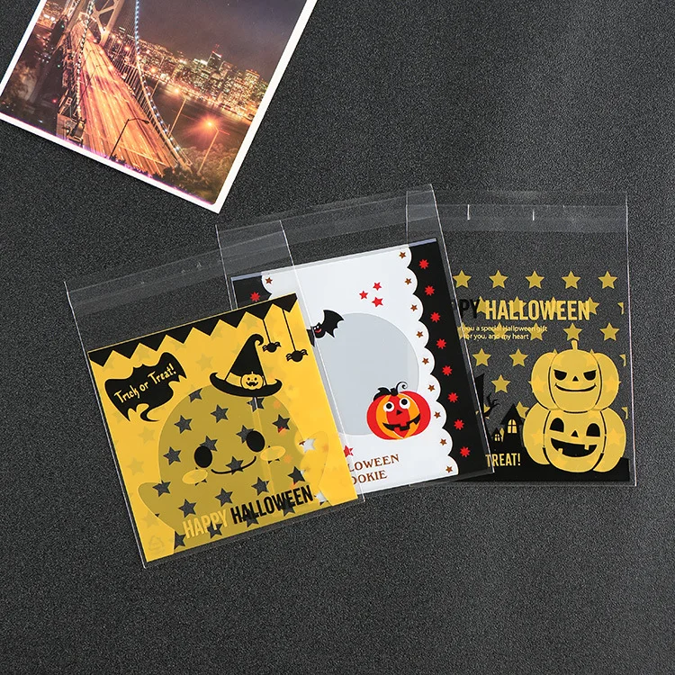 

500PCS Smile / Pumpkin HALLOWEEN Cookie Bags Cellophane Plastic Biscuit Bags Candy Packing Self - Adhesive Bags OPP Food Grade