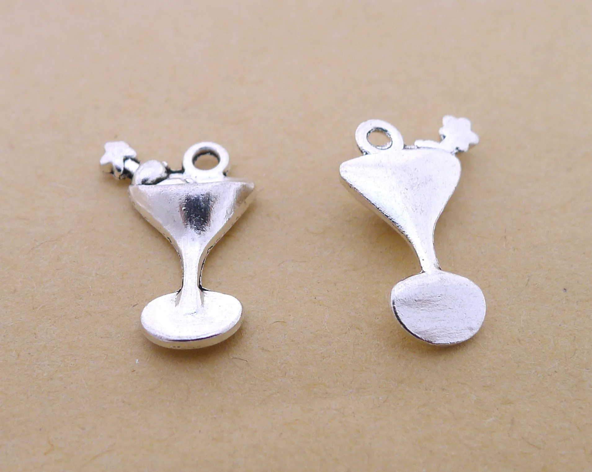 

Ручная работа серьги шармы; Аксессуары Diy для изготовления ювелирных изделий браслет с подвеской 10 шт. 20x15 мм старинное серебро Цвет подвеск...