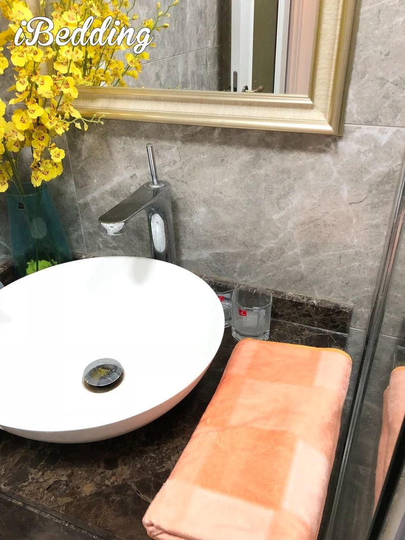 Мозаичное банное полотенце в подарок женское сексуальное впитывающее из