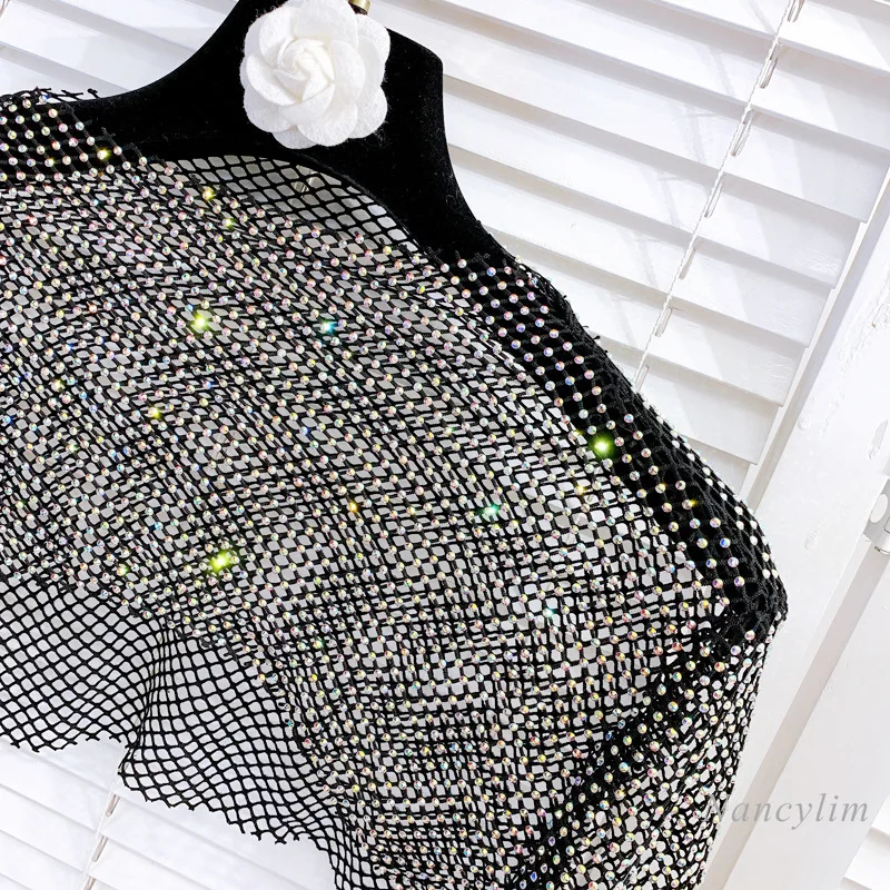 Cultivos Top mujeres nueva Ronda cuello pesado bordado perforación en caliente Sexy hueco de malla de Tops brillantes corto de manga larga Camiseta