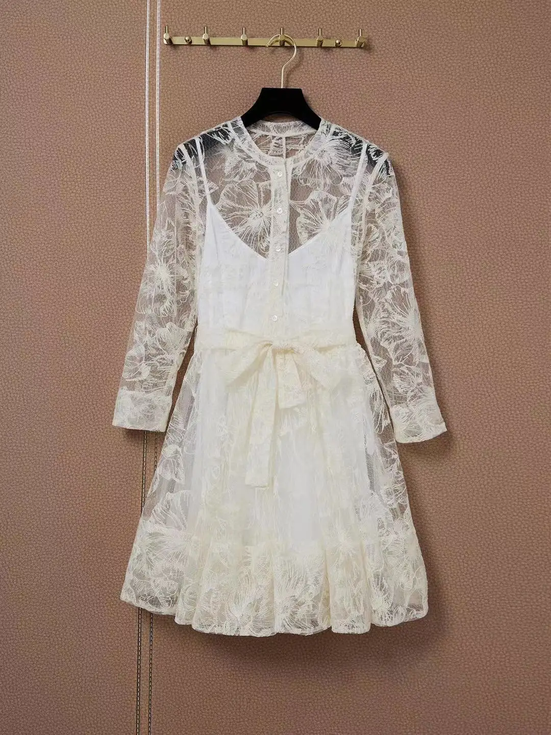 

Fyion Runway Fashion Women Mini Dress 2021 Autumn Winter Long Sleeve Mesh Embroidery Belt Party Hot Sale Dress