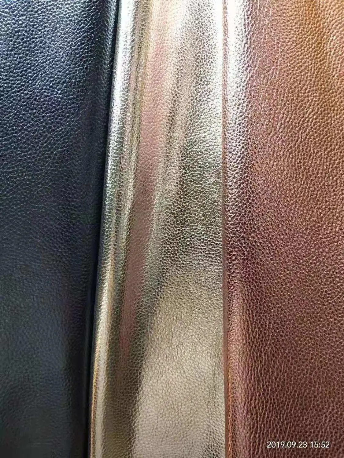 Металлический красный кожаный материал из коровьей кожи с узором Личи для