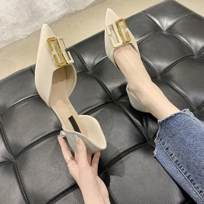 

2021 new autumn fashion pointed toe metal buckle high heels all-match large size with heel shoes