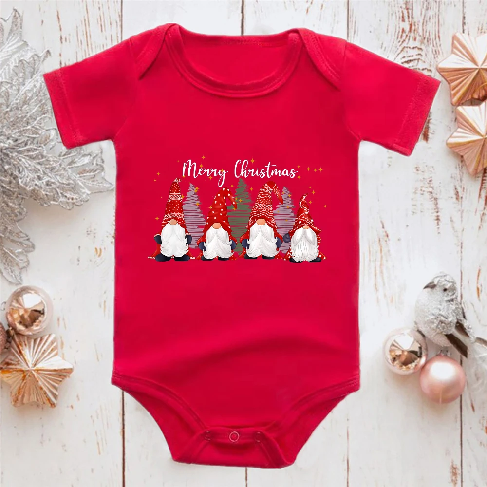 

Merry Christmas Baby Clothes Onesie Red Cartoon Gnome Print Cute Girl Baby Bodysuit Short Sleeve Cozy Festival Baby Boy Body