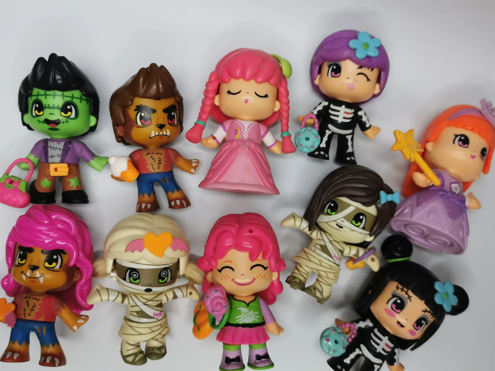 1 случайный знаменитый Пинипон аниме виниловый оборотенок Мамия страшная