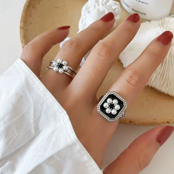 

New Trendy Big Geometric Square Pearl Beads Rings For Women Punk Personalized Design Black Wide Finger Ring Jewelry Ladies Gift