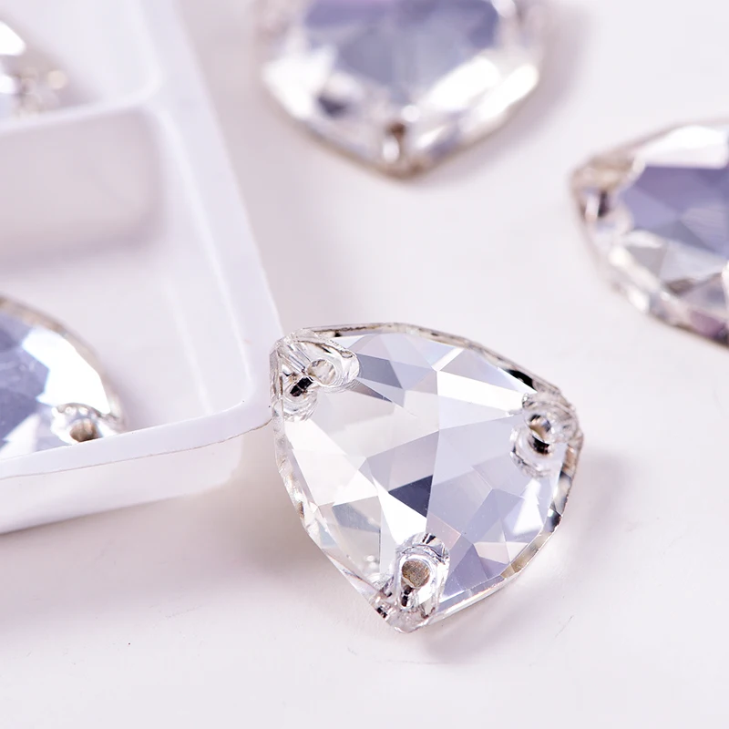 Лучшее качество жир три угла Хрустальное стекло пришить Стразы страз Алмаз