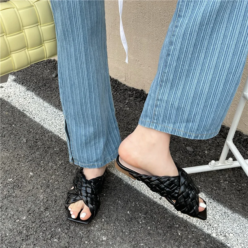 

Flat Shoes Female Low Woman's Slippers Luxury Slides Square Toe 2021 Designer PU Hoof Heels Basic Rome Fabric Sweet Rubber