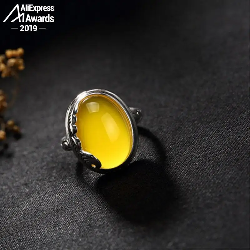 Кольцо женское из серебра 925 пробы с натуральным Балтийским драгоценным камнем |