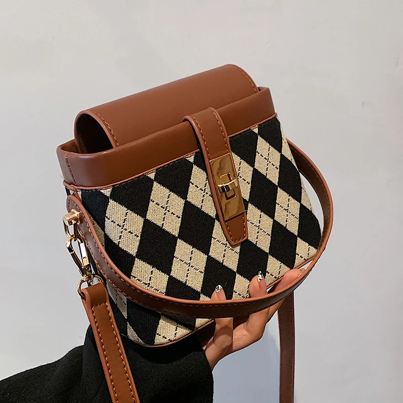 

Casual Women's Bag 2022 New Bag Ins Niche Messenger Bag Autumn/winter Fashion Vintage Plaid Handbag Bucket Bag Shoulder Bag