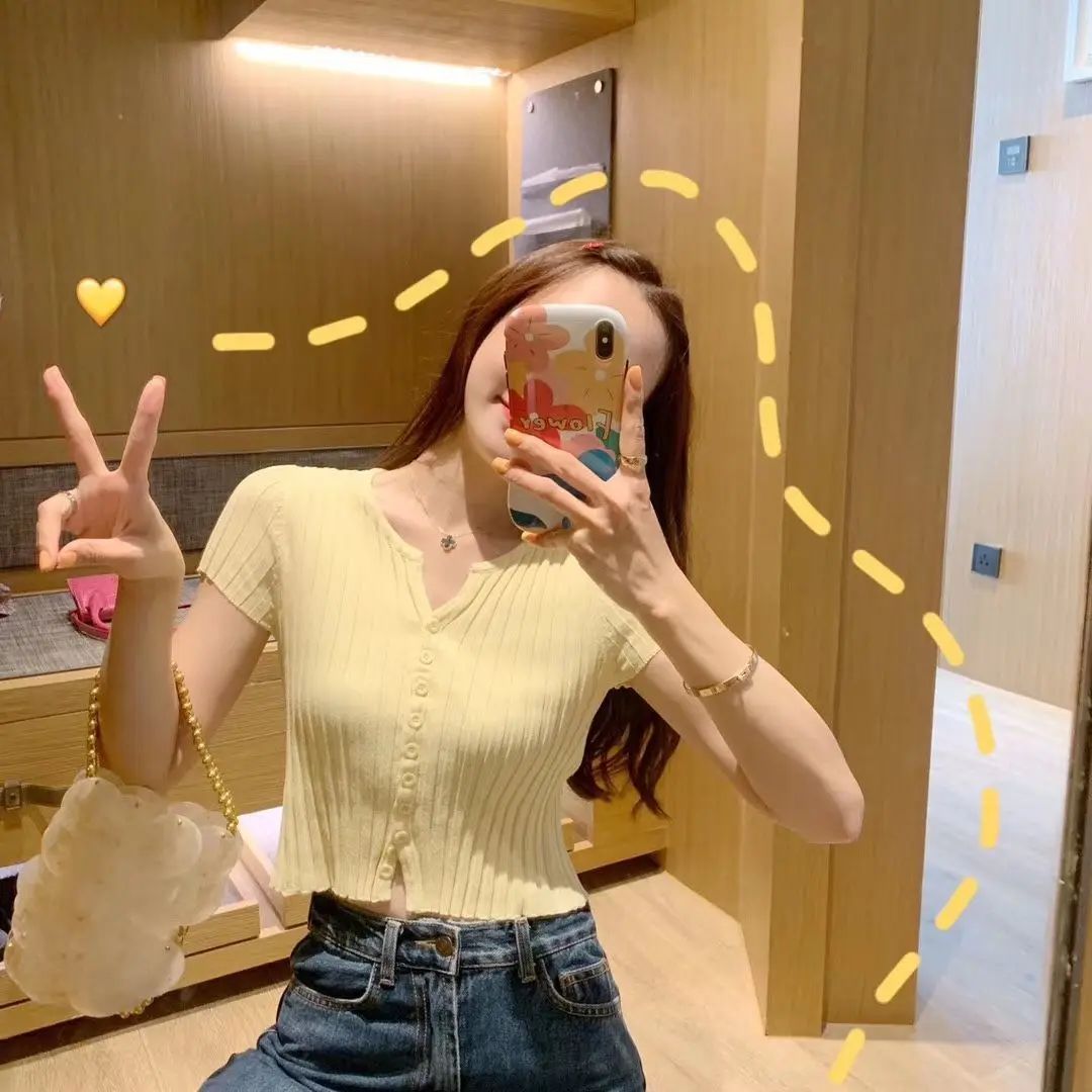 

2021 solid color cardigan women's summer V-neck short sleeve coat 2021 new slim fit short thin knitted shirt ice silk top