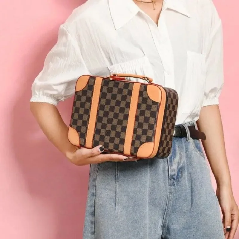 Косметичка в классическом ретро стиле роскошный большой брендовый коричневый