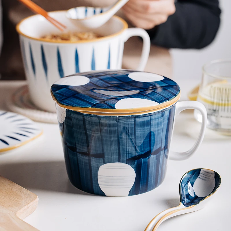 Керамическая чаша с крышкой индивидуальная для студенческого общежития