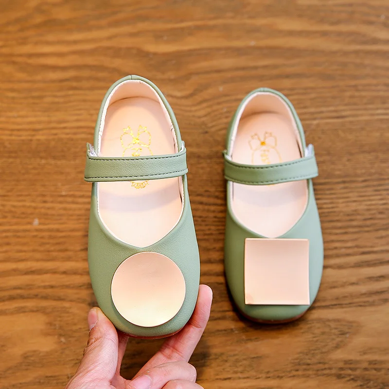 Женские тонкие туфли с закрытым носком принцессы на плоской подошве маленькие