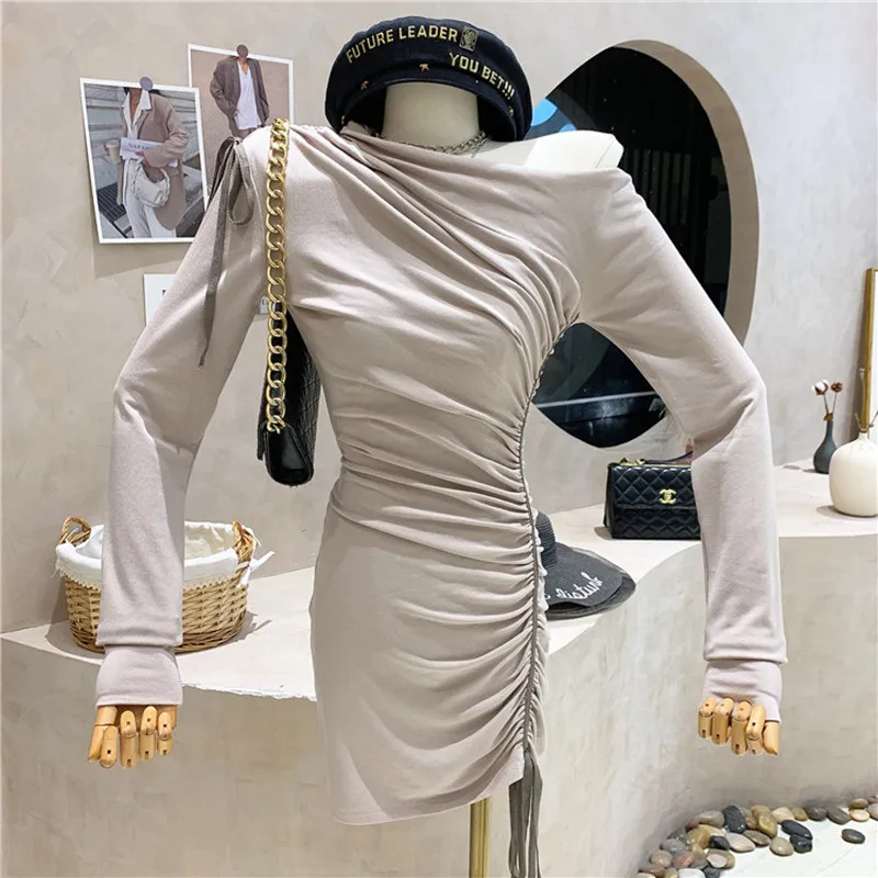 

Новинка, женская одежда, осень 2021, дизайнерское соблазнительное облегающее плиссированное платье с длинным рукавом и открытыми плечами