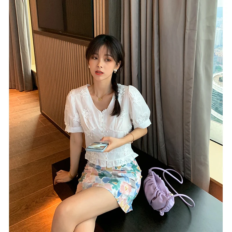 Женская кружевная блузка с рукавами-фонариками и V-образным вырезом | одежда