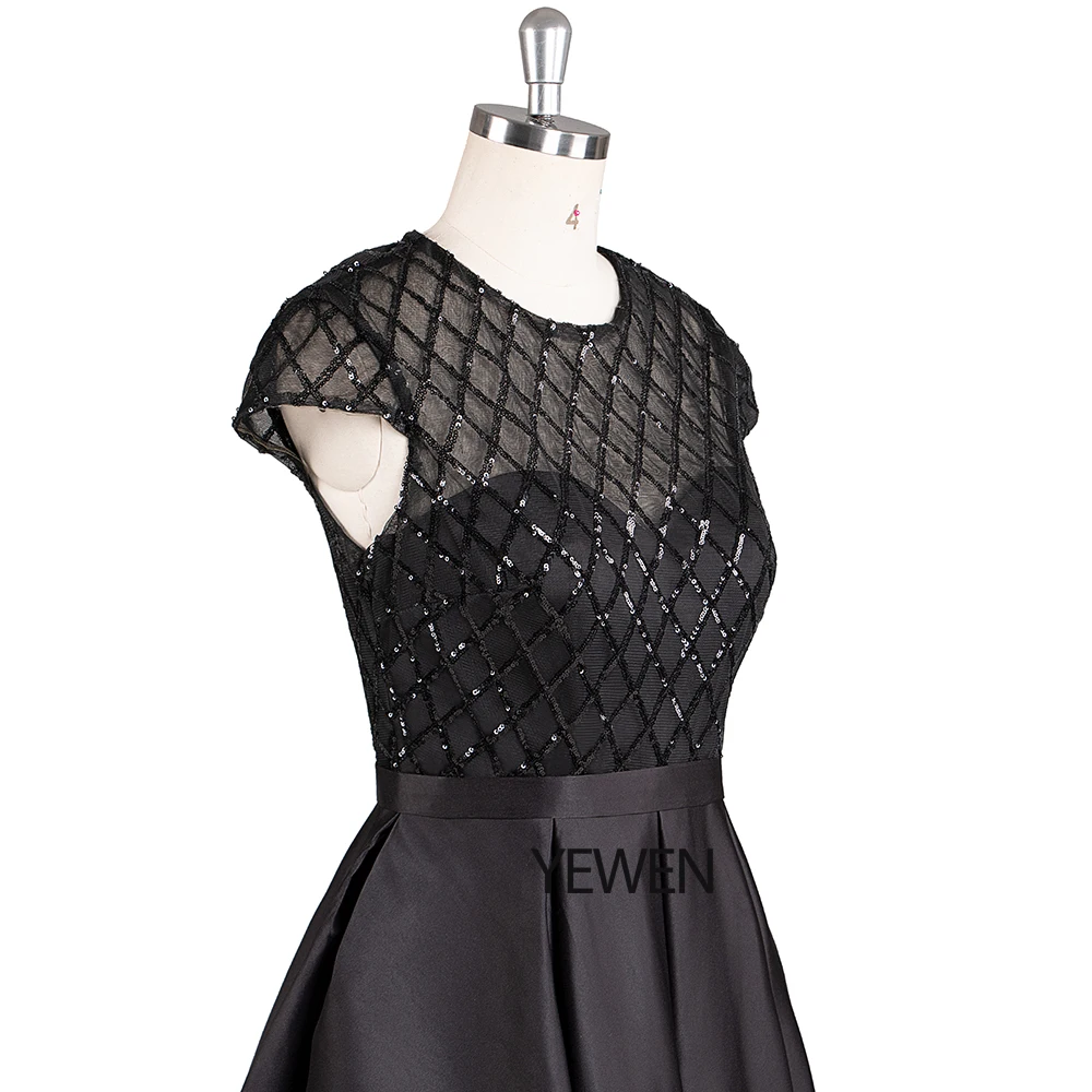 Черное вечернее платье для выпускного вечера короткое элегантное с круглым