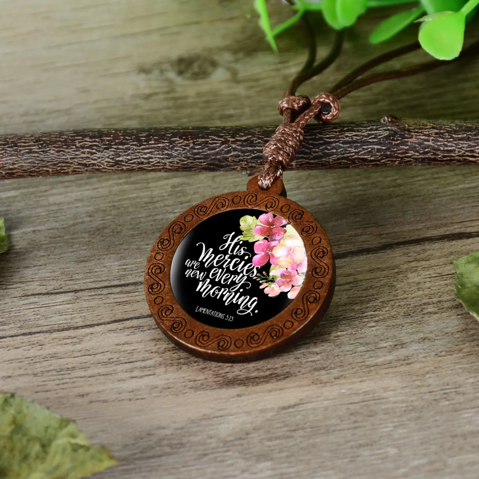 Ожерелье с кабошонами из дерева и стекла в молитвенном стихе 3:5 вдохновляющие