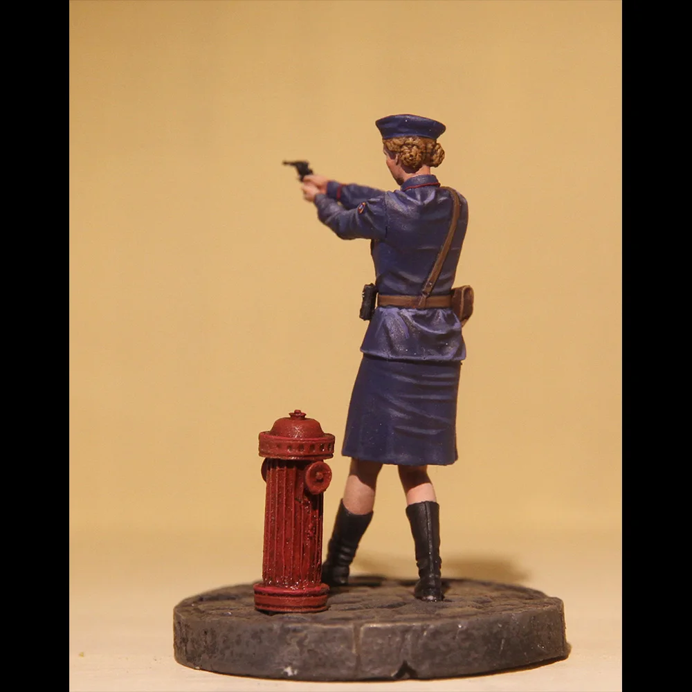 [Lerchik] KA35010A 1/35 советский женский офицер полиции 1935-1942
