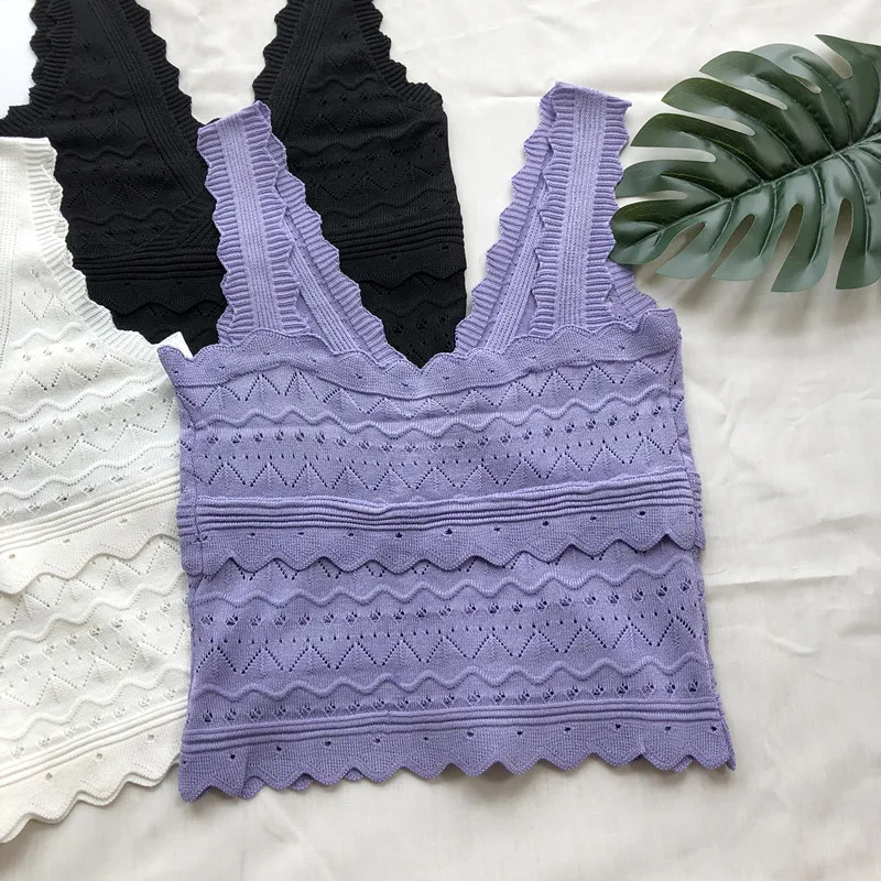 Топ женский трикотажный без рукавов с глубоким V-образным вырезом | Женская