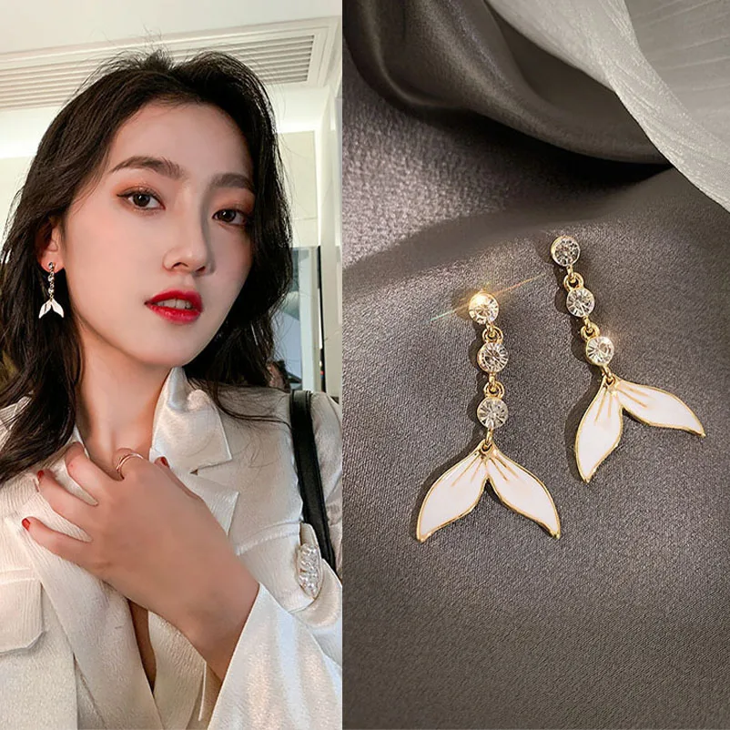 

925 Silver Needle Korean Shell White Tail Pendant Earrings Sexy Women Dressing with Diamonds and All-Match Jewelry Couple Gifts