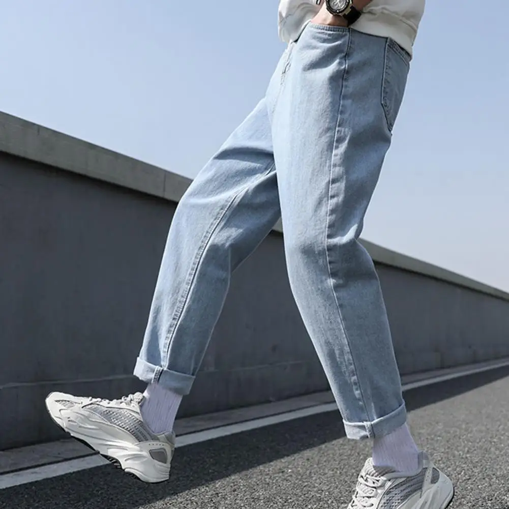 

New men's jeans 2021 loose and simple design sense versatile students have pockets everyday casual solid color straight jeans