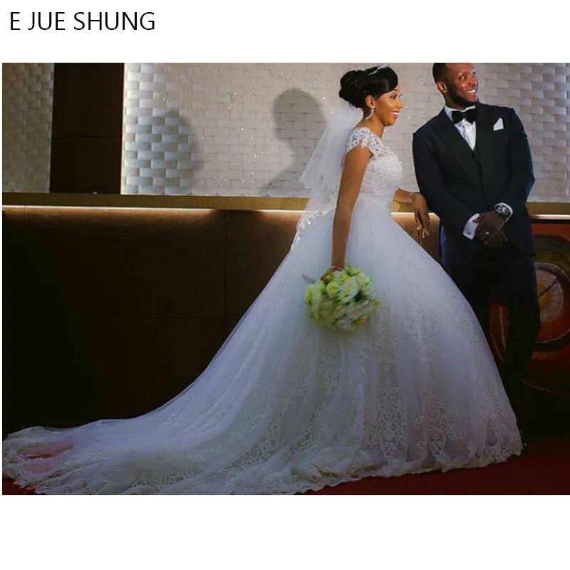 

E JUE SHUNG Vintage Lace Appliques Ball Gown Wedding Dresses 2019 Short Sleeves Cheap Wedding Gowns Bride Dresses
