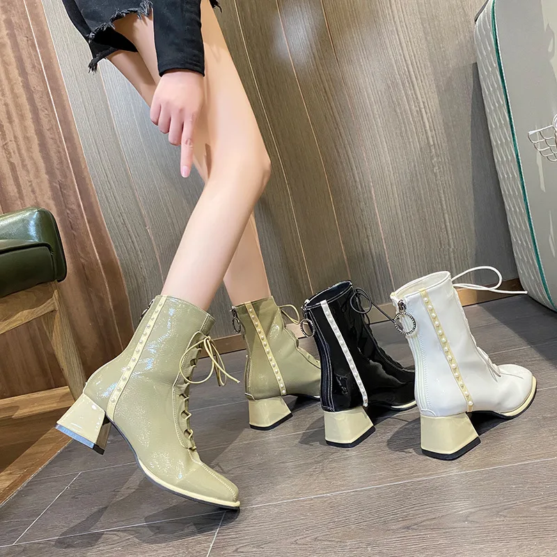 

Ботинки мартинсы женские в британском стиле, ботильоны на толстом каблуке, с квадратным носком, на весну и осень