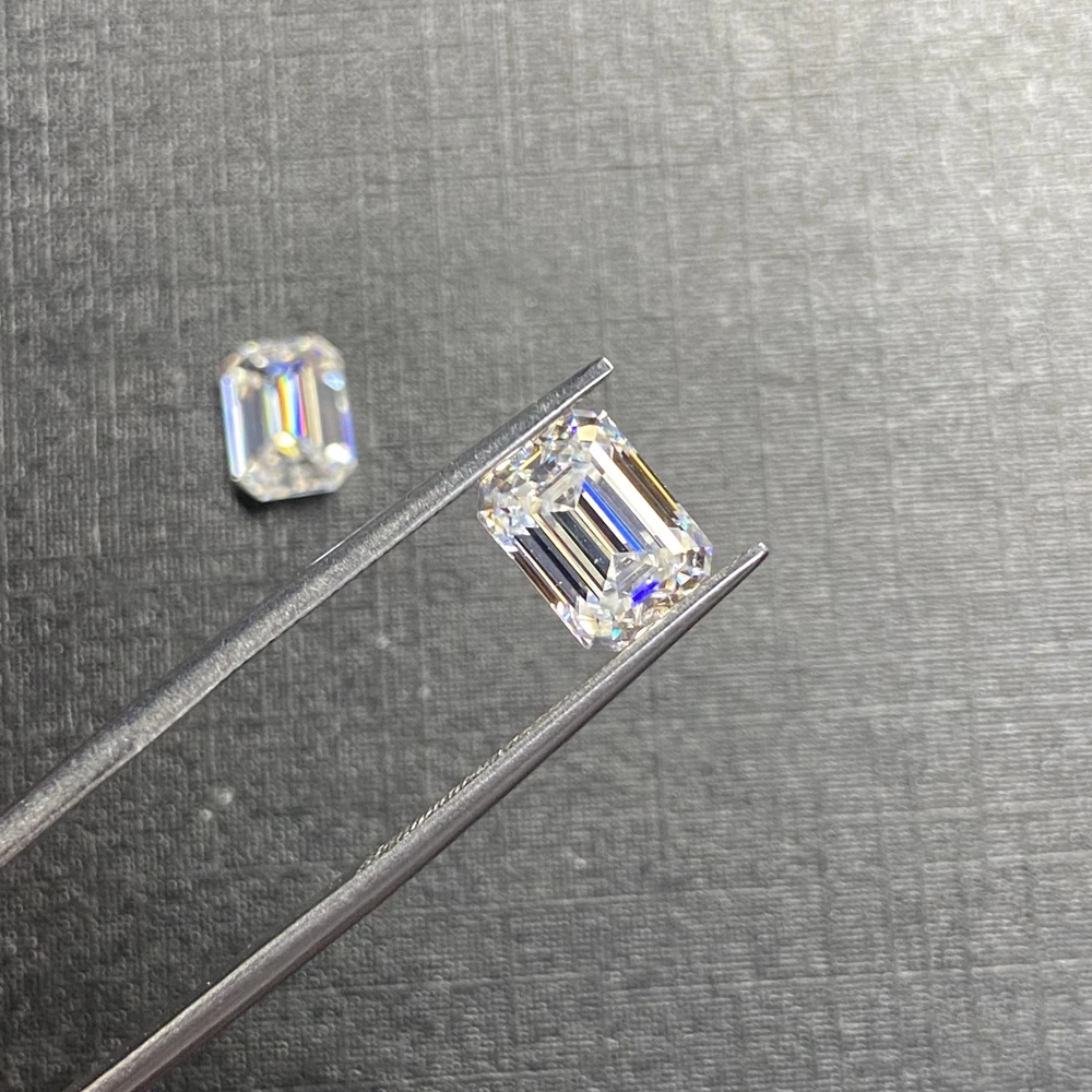 Синтетический бриллиант с изумрудной огранкой 6x8 мм 2 карата|Стразы и драгоценные