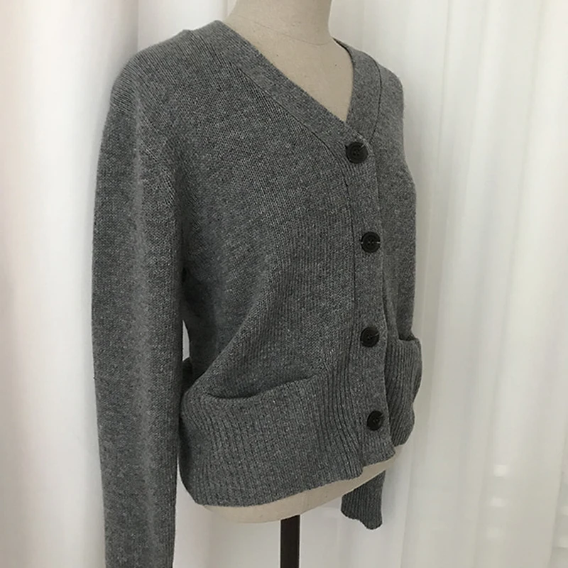 

Retro Buttons Solid V-Neck Knitted Cardigan Women Elegant Korean Loose Casual Autumn Winter Warm Sweater Long Sleeve W144