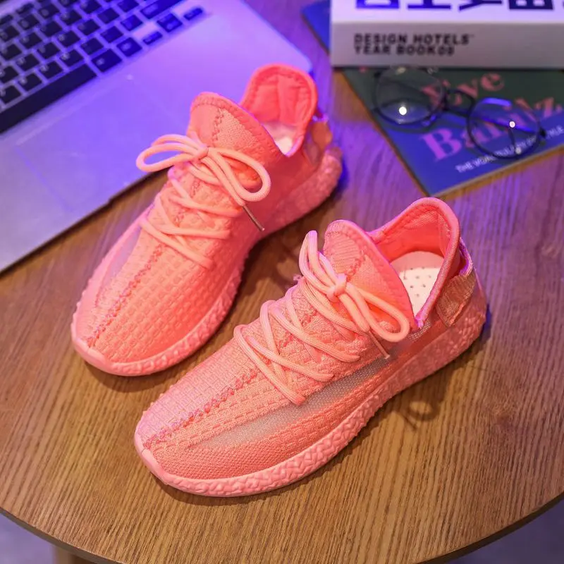 Женские кроссовки меняющие цвет летающие тканые светоотражающие дышащие