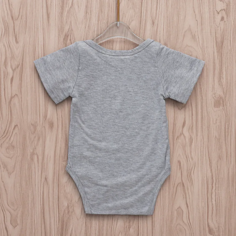 Забавный сдельник для ребенка я выходил как разбивающий мяч принт серый Детский