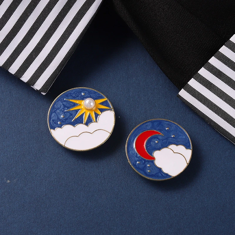 

Cartoon Day And Month Brooch Simple Pearl Sun Brooch Round Sun Moon Nebula Brooch Bag Clothes Lapel Pin Badge Jewelry Gift