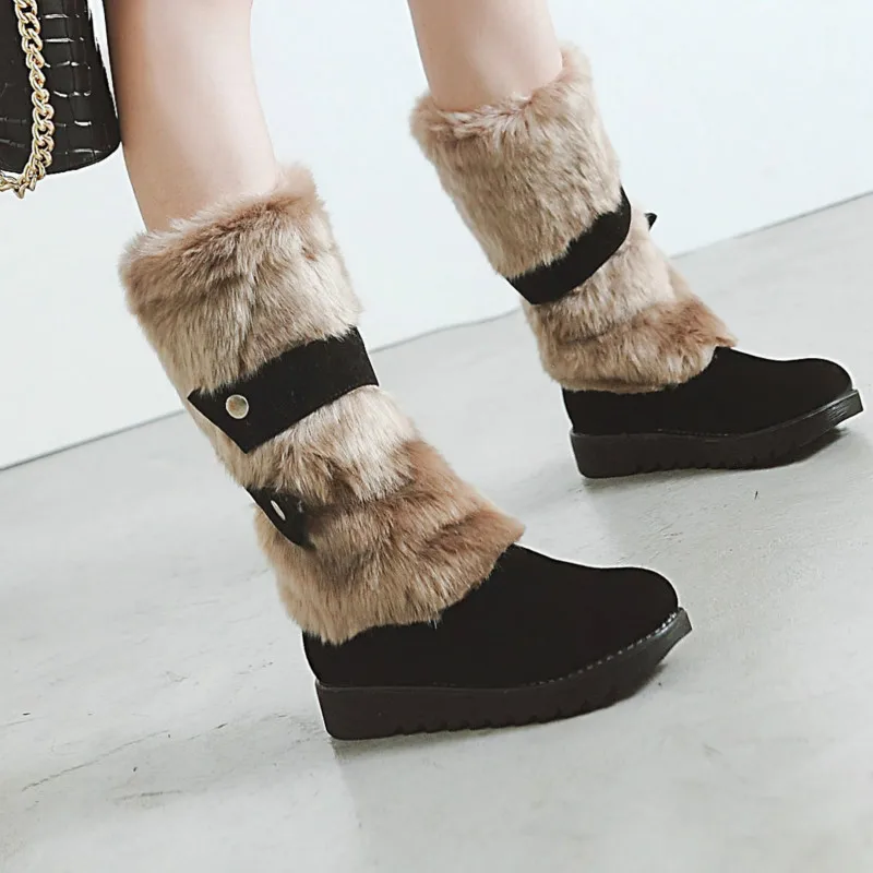 Женские сапоги до колена зимние теплые на танкетке с кисточками высоком каблуке