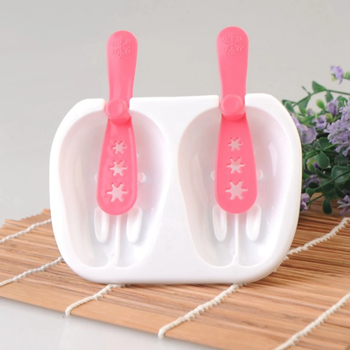 

Reusable Cute Kids Kitchen Tools DIY Rabbit Snowman Ice Maker Ice Cream Mold Frozen Ice Cube Lolly Mould