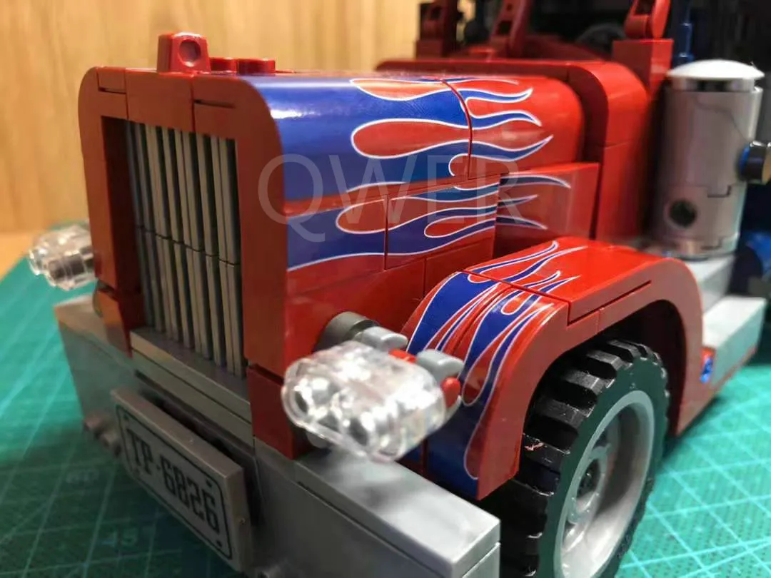 Рождественский подарок 701803 робот техника контейнеровоз Строительные кирпичи