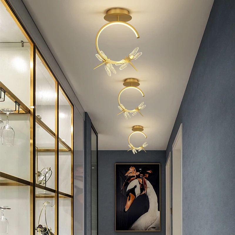 

Современная Люстра для коридора, креативный потолочный светильник черного и золотого цвета для спальни, гостиной, столовой