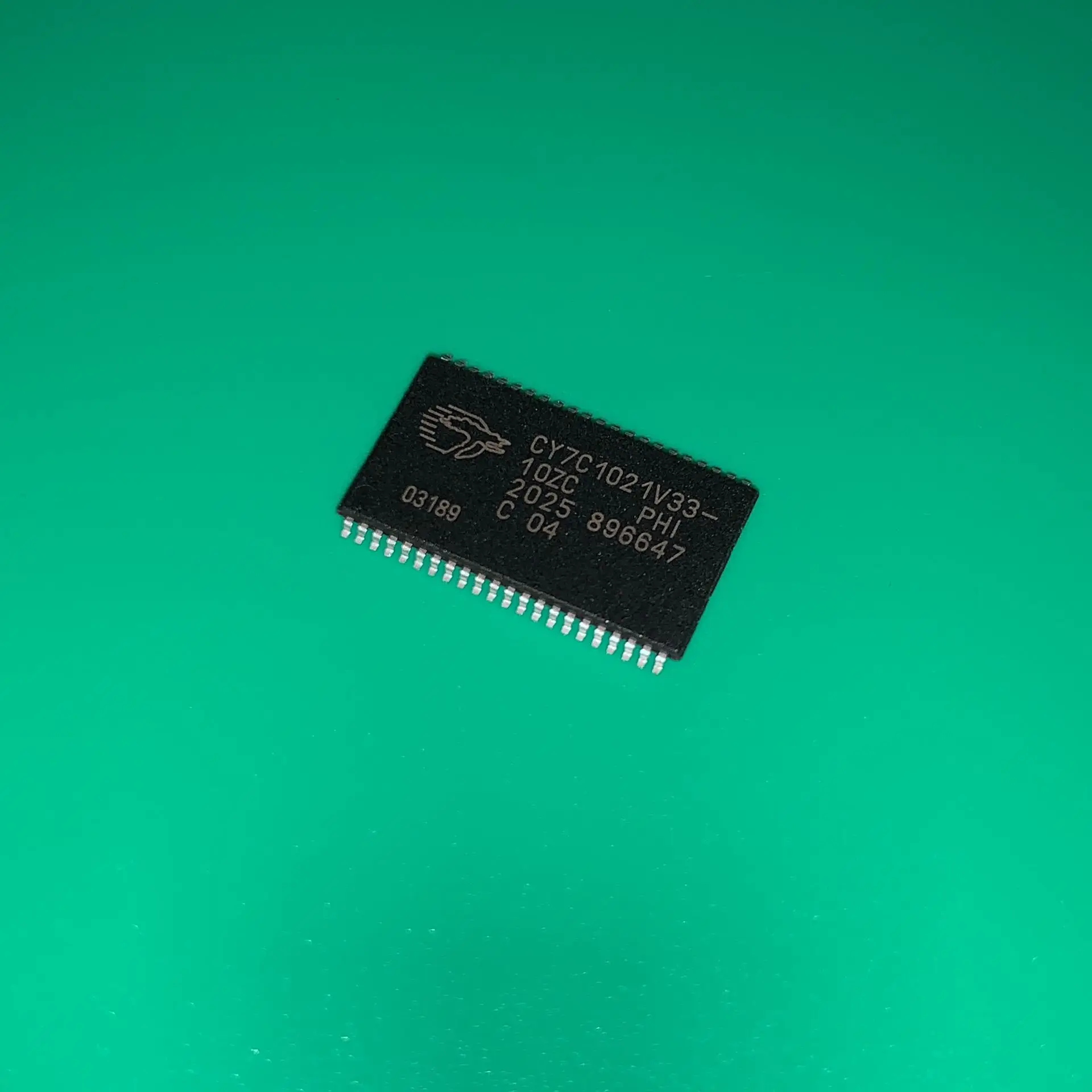 2 шт./лот CY7C1021V33-10ZC TSOP44 1-Mbit (64 K x 16) Статический Оперативная память КМОП-матрица для