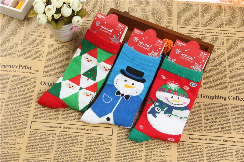 1 pair Casual Women Christmas socks Funny Cartoon Snowman Santa Claus elk flake socks Cotton Christmas Gift for women
