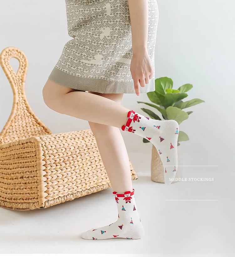 Новые забавные рождественские чулки с трехмерным рисунком из мультфильма; сезон осень-зима; хлопковые милые женские чулки в стиле Харадзюку