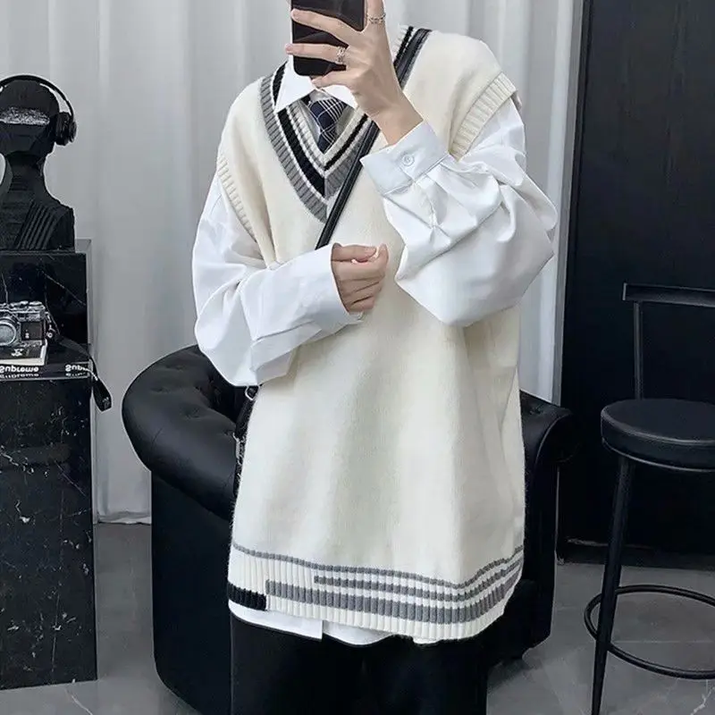 Жилет мужской осенне-зимний с V-образным вырезом |