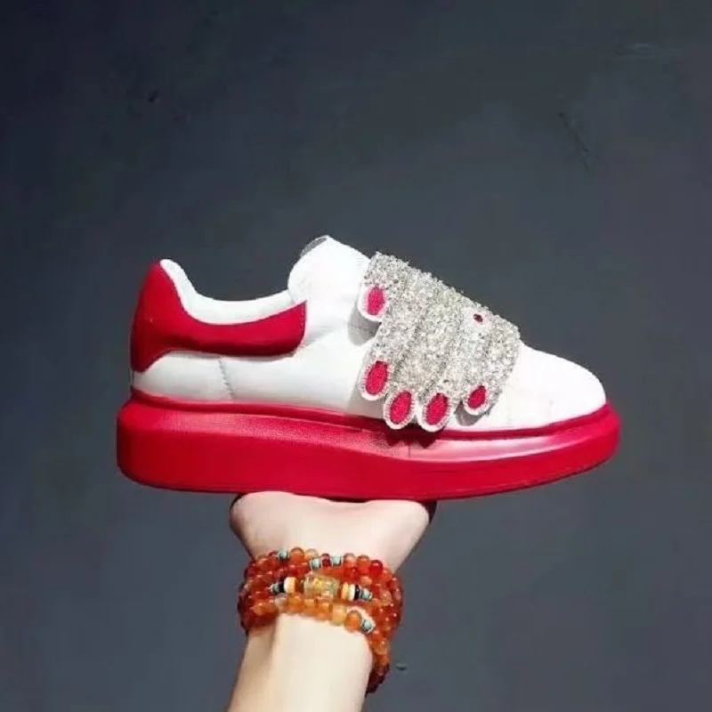 

Весенне-осенняя корейская модная небольшая белая спортивная обувь на липучке со стразами на Четырех сезонах повседневная женская обувь на ...