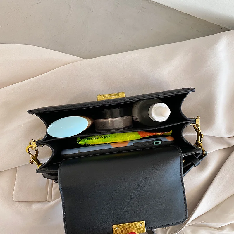 

2020 winter new shoulder bag fashion messenger bag lock small square bag stone pattern small bag lady mini mobile phone bag