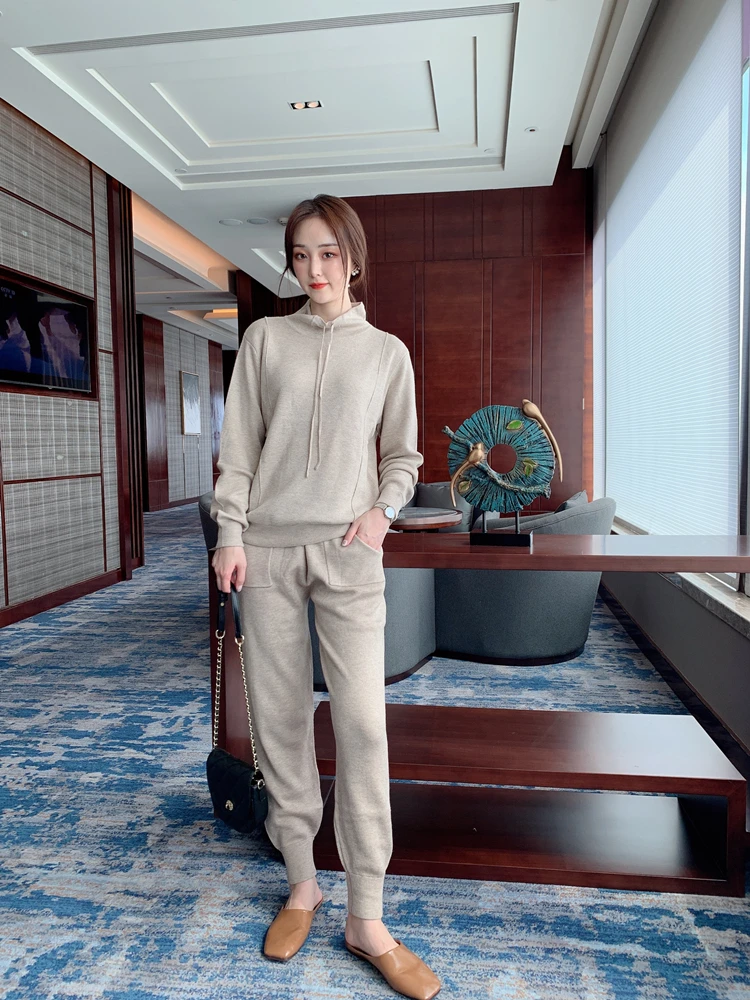 

Женский вязаный костюм, топ со стоячим воротником и штаны из Харлана, повседневный комплект из двух предметов, ограниченное количество, 2019