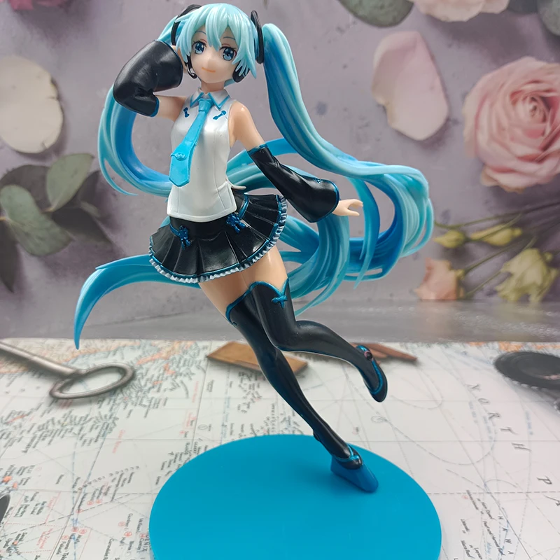 

Anime Hatsune Miku Figure Flying Attitude Model Kawaii Doll Collection 19CM Children Toys for Boy Figurines Free Shipping Items