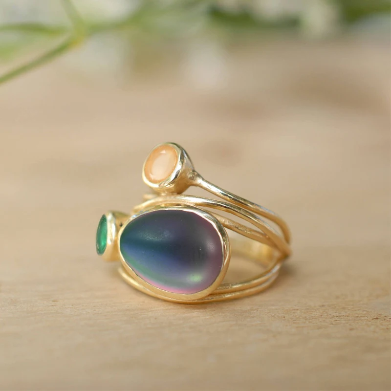 Романтические полудрагоценные кольца с лунным камнем для женщин желтого золота