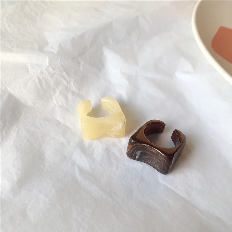 Винтажное кольцо с принтом из зернистой смолы Крутое квадратным покрытием