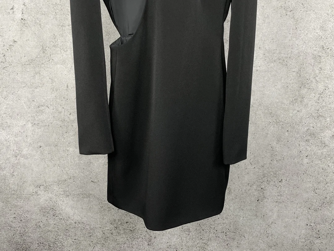 

Ladies 2021 New Fashion Long Sleeve V-neck Hollow Diamond Patch Dress 1228
