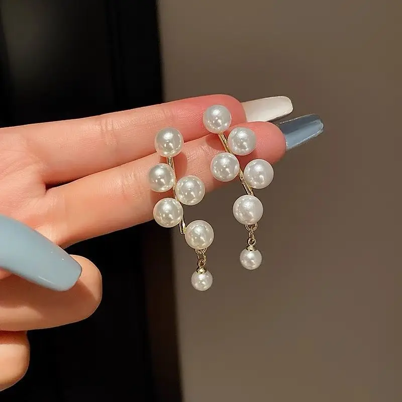 

2021 New Design Sense Pearl Pendant Earrings Korean Fashion Jewelry Wedding Party Girl's Unusual Drop Earrings For Woman 2021